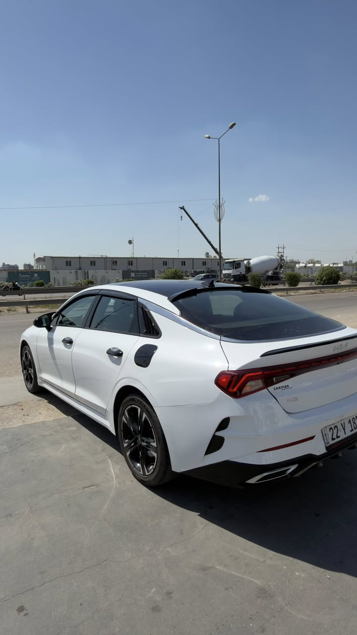 السلام وعليكم 
عندي k5 gt line 2023 للبيع 
السيارة بنوراما
راداار امامي خلفي وجانبي 
اشاير ب مري 
كشنات جلد احمر 
نقطة عمية 
تحكمات ستيرن كروس وقيادة ذاتية وتحديد مسار 
كير ٨ نمر و٤ وضعيات قيادة 
شاشة كبيرة ولمس وبيها كاربلي واندرويد اوتو ونظام خرائط
السيارة بصمة وتشغيل عن بعد 
السيارة 1600 تيربو  
ماشية 48mil 
حادثها جانبي جاملغ امامي وشوية من الباب والبنيد كلير من امريكا 
السيارة مكانها بغداد الدورة شارع ابو طيارة 
رايدها ب178$ وبيها مجال …السيارة بأسمي وبيها هزة وبراد مساقطة تريد تحويل تريد وكالة 
للتواصل 
***********

