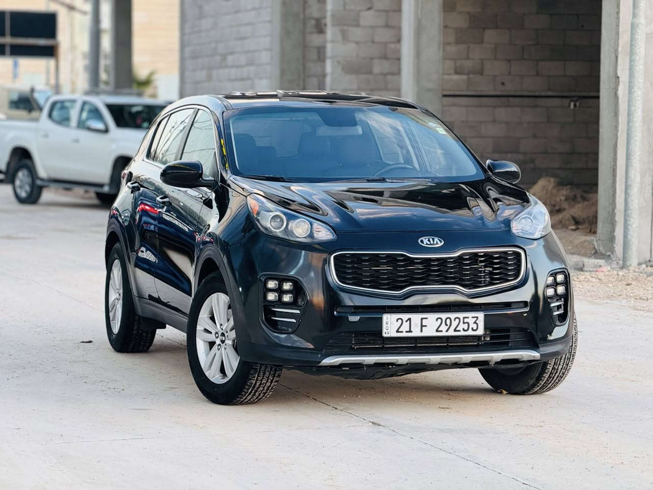 كيا سبورتج موديل 2017 وارد امريكي حادثه جاملغ امامي وحافة البونيد بدون دواخل رقم سليمانيه بسمي تريد وكاله تريد تحويل مواصفات شاشه وكامره تبريد خلفي محرك 2500 ويل كب بلادي السعر 147 وبي مجال مكان السياره خانقين ***********
