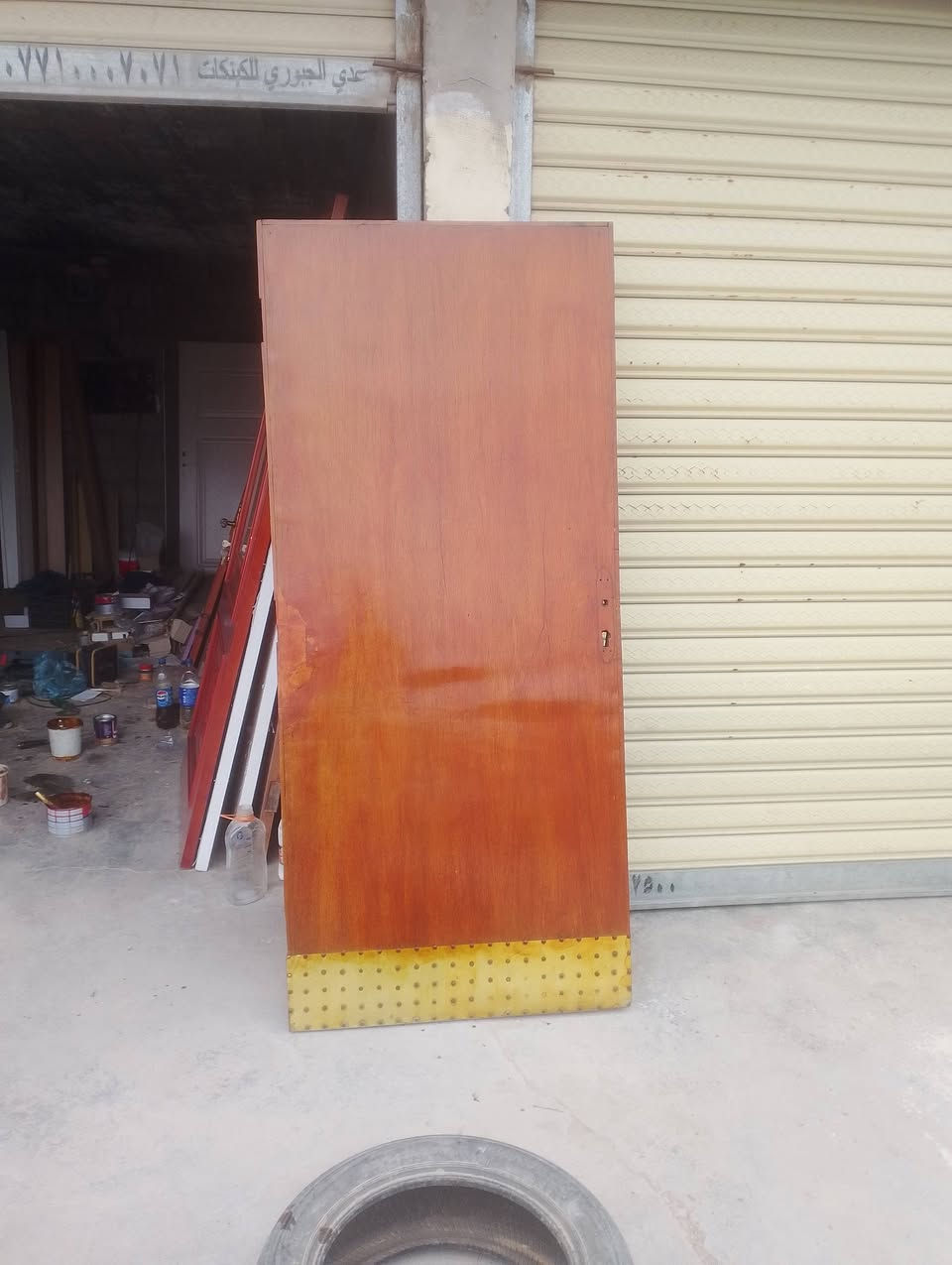 عندي أبواب خشب مستعمل صاج عراقي للبيع أرتفاع مترين و2سم عرض 88سم أبوغريب خان ضاري سعر الباب الواحد ب65 الف  ***********،***********
