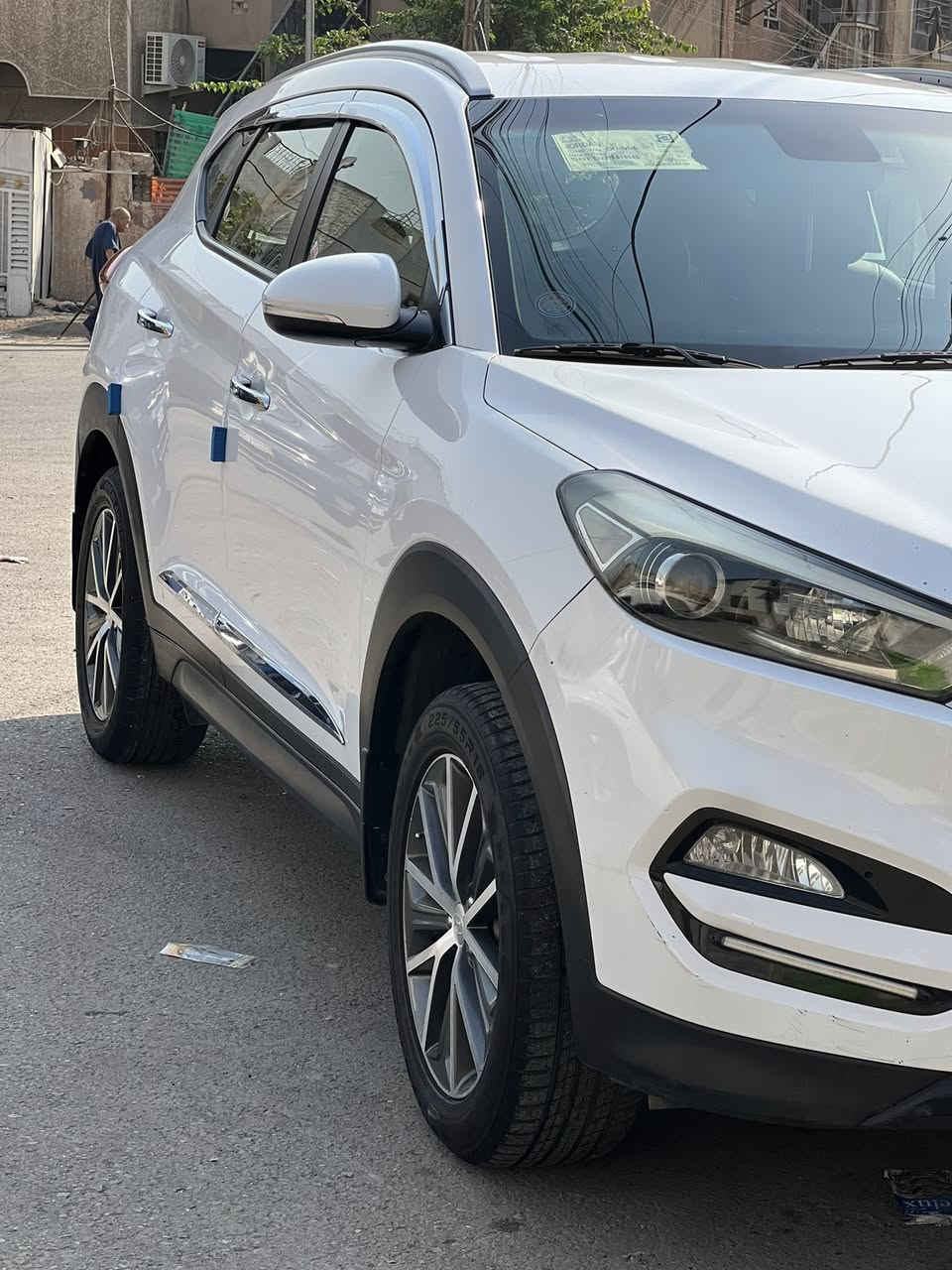 سلام عليكم توسان 2016 خليجي مكفوله من لصبغ لسونر مرفق بل صوره مري شفط تبريد قطعتين محررك 2000 دوش تخم تايرات جديده سعرهه ١٧٣ وبيه مجال قليل مكان بغداد  حي لقاهره.  ***********
