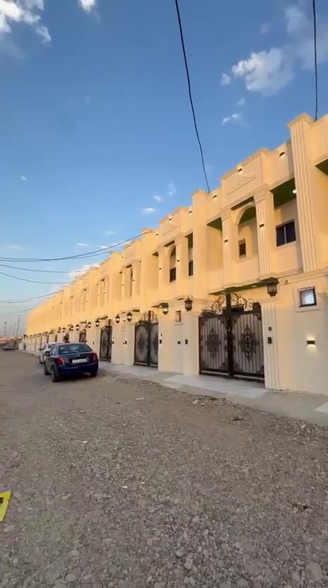 السلام عليكم
بيوت عدد ١٠ للبيع 
المساحه ١٠٠
الواجهه ٥
النزال ٢٠
السعر ٦٦ 
منطقه ١٢٠٠٠٠ الديوم 
للاستفسار***********
عقارات مصطفى قاسم عبدالله
