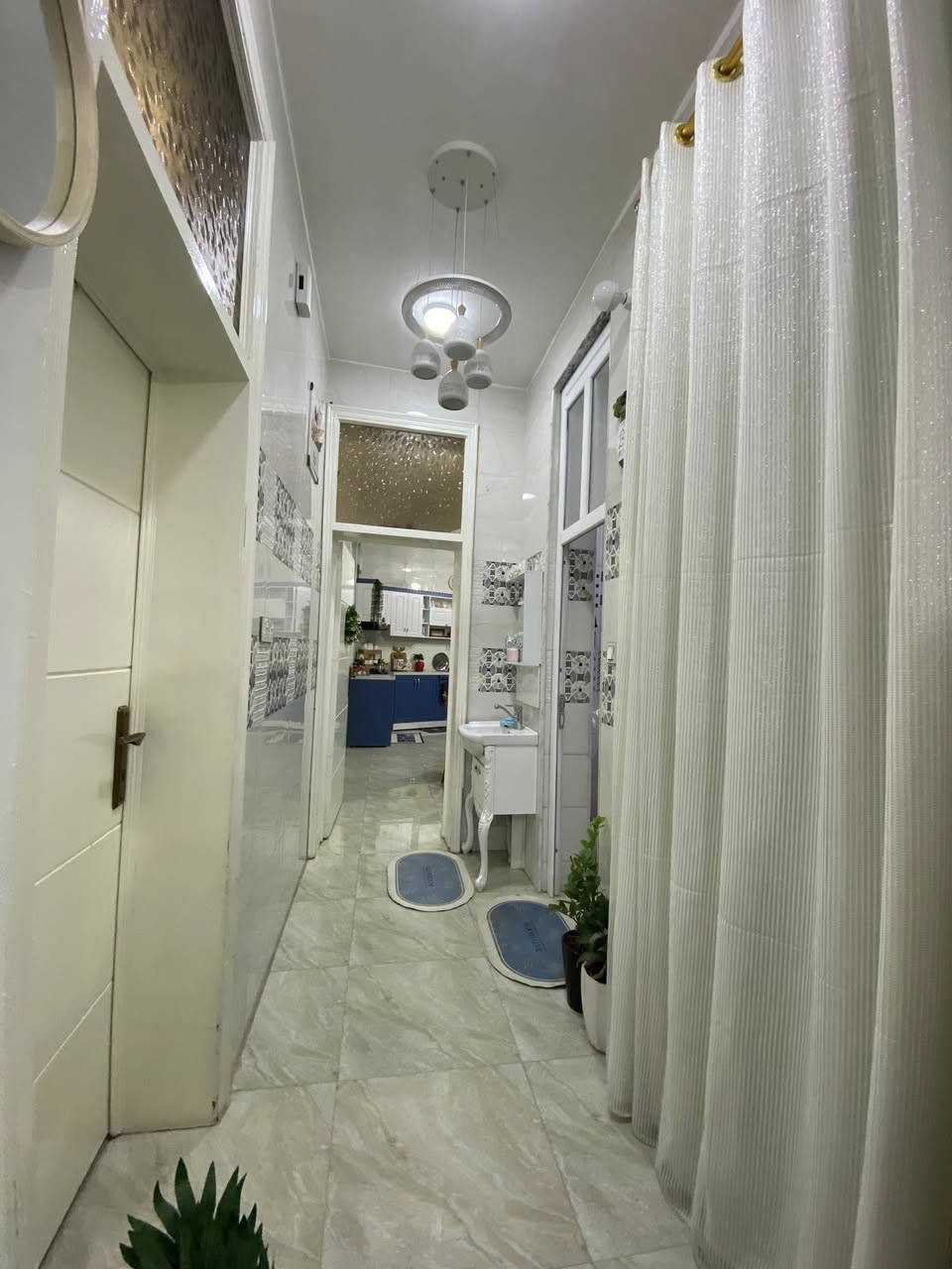 🏡 دار حــديث للبيــــــــــع  طابــو زراعــي ســـند 25تحويل مباشر
📍فـــي حٌـــي الـصـحه مـــقابـل مـخبـز الكورنيـش

________

المساحـــــة //150م الــــواجـهــة8 م

________

🧱تفــاصيــل _____ 

#الطابق الاول// مطبخ حار وبارد وهول وصالة واستقبال وغرفة نوم ومجمع صحيات داخـلـي وخـارجي وكـراج يـسع سيارة

#الطابق الثاني// غرفتين نوم

#الطابق الثالث//بيتونه

______

للاستفسار مـراسلـه الــصفحه او زيـاره     #مكتـــــــــب الـــمــدار لـلــــعــقــار🧱

#الكائــــــــــن

قرب نــزلة جـسر بـته بـاتجاه جــسر الــثورة 

___________________________

هاتف ☎️ 

***********

***********
