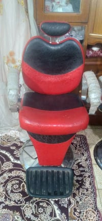 كراسي حلاقة عدد ٢ النضافة كما مبينة تغليف اليدات المحافظة على الدوشمة ...