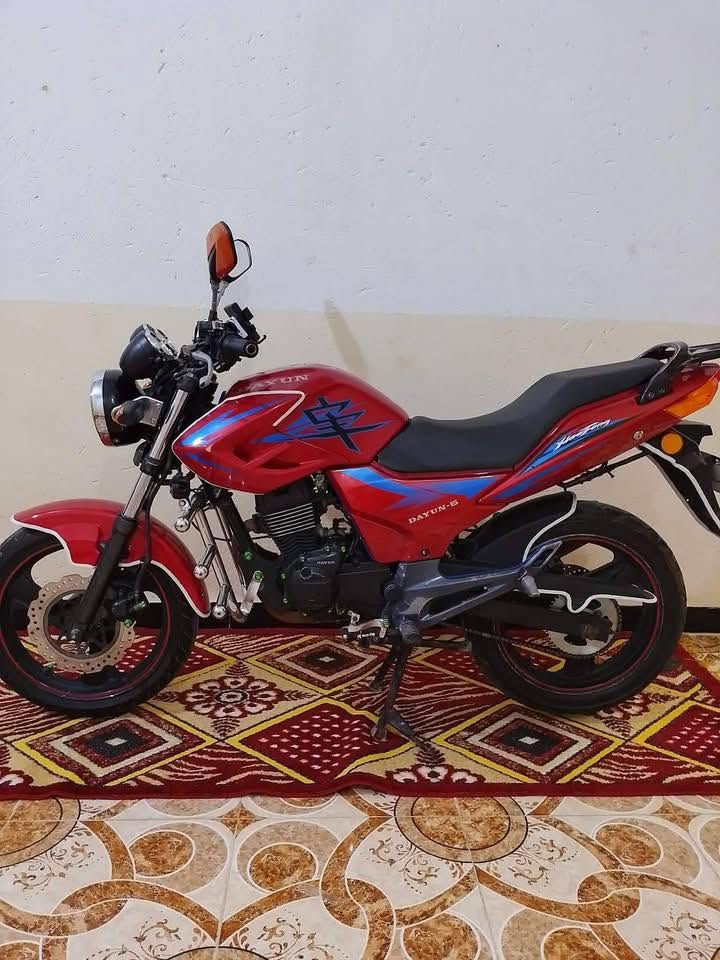 سلام عليكم
دايوان بونده  شوفت عينك 
موديل 20 نضيفه 
وراق كاملات 
بكان دراجه السعر 600 وبي مجال إذا شراي. تدلل بيك خير واتصل ***********
