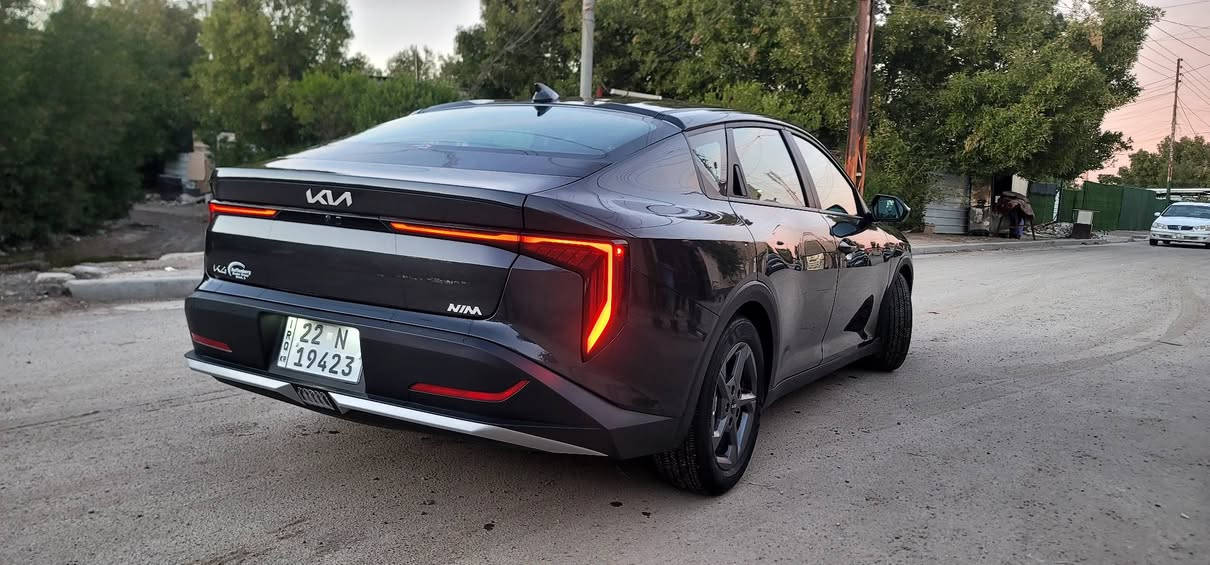 ياألله للبيع فقط
اللهم صل على محمد وال محمد 
وصول جديد ترقيم جديد اربيل الدولي بأسمي 
كيا 2025 K4 محرك 2000 cc دوش لون نفطي 
السيارة بحالة الوكالة ماشية 6000 مايل يعني اخت  زيرو/مواصفات نص فول / بصمة /تشغيل عن بعد /
نظام ترحيب / شاشة كبيرة /عداد دجتل متصل /
انظمة قيادة نورمال /سبورت /رادار امامي جانبي خلفي / قيادة ذاتية / صندوق ذكي بصمة / بصمة ابواب /اوتو هولد / هند بريك بصمة / بجم لد / صندوق لد /حادث سطحي خفيف جدا بدون دواخل
ايرباك بردة وراجع سستم تبديل جاملغ فقط وطرف الباب بارد + طرف البنيد بارد  جهة الراكب  
يعني قطعة وحدة صبغ فقط
بدون شخوط بدون رصعات كما موضح بلصور .
مكان السيارة بغداد حي الاعلام 
للاستفسار اتصل :- 
***********
