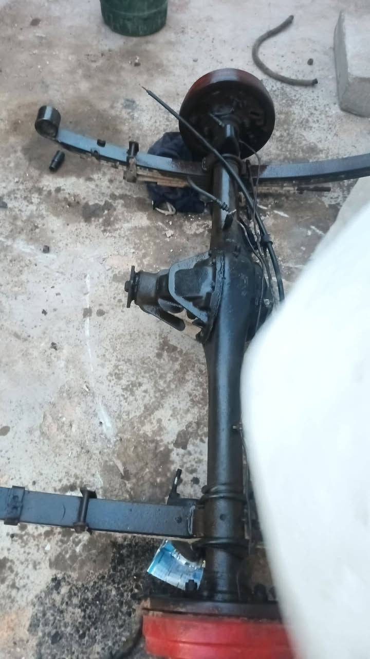 السلام عليكم ورحمه الله وبركاته عندي اغراض بسته تفصيخ للبيع شنو محتاجه انا اكون خادم لكم واسعار مناسبه واللي يحب يتصل على هذا الرقم ((***********))  الهاتف
