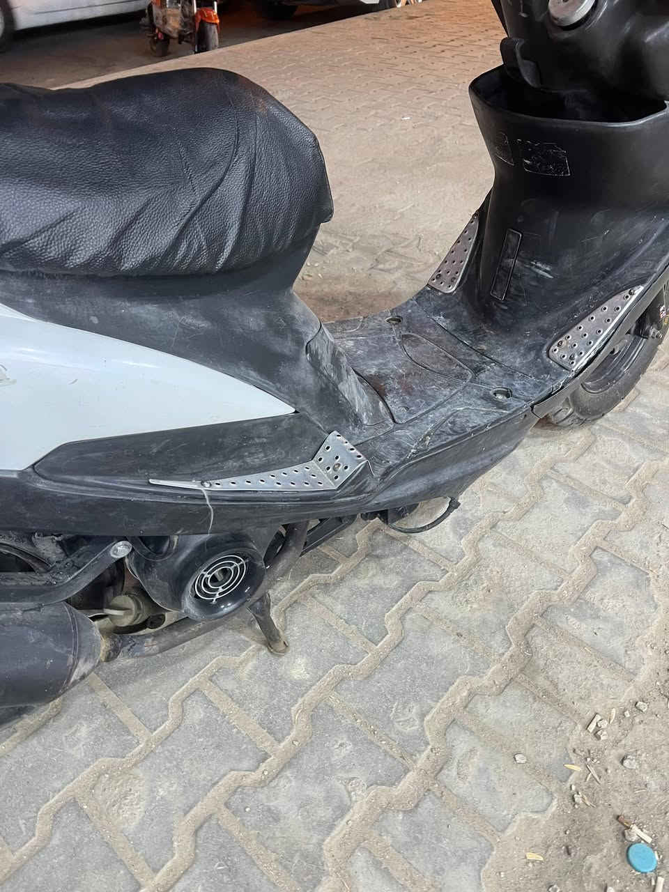 ماكس عدله
مكينه نعمه ما مفتوحه دراجه تخبل كدامكم عيبهه بس لايت ولعينه دراجه نضيفه وحلوه موقعي التنومه السعر 650 وبيهه مجال قليل رقمي ***********
