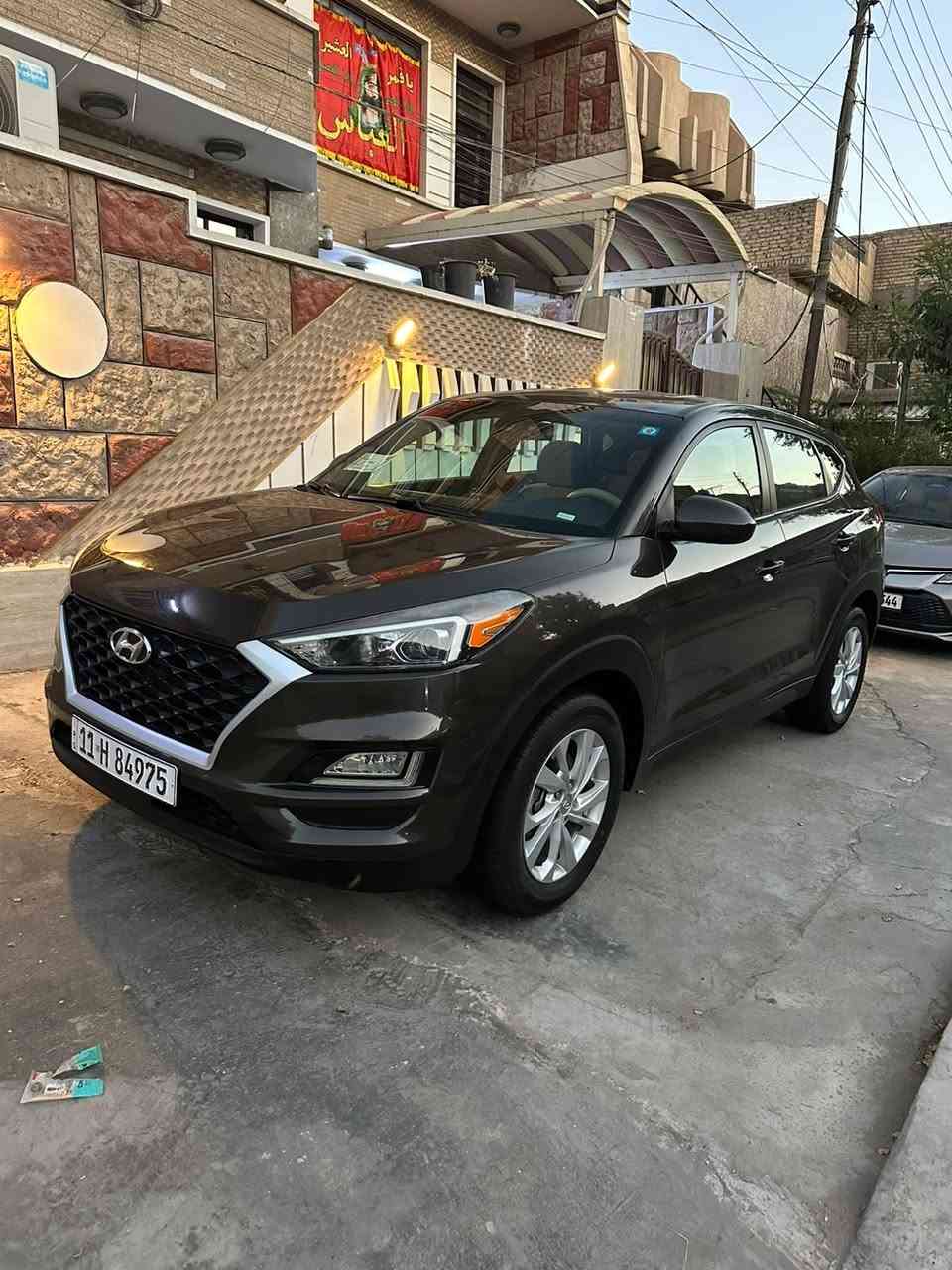 السلام عليكم هونداي توسان موديل 2019 وارد امريكي حادثه باب الصدر 3طلقات فقط ومصبوع سياره بدون حادث مكفوله من التبديل والبارد بدون ارباك سياره جديده بل كارتون ماشيه 55الف مواصفاته نص فول سايد بريك دكمه شاشه كار بلي نفكيشن كامره دواره رادارات 5ويل كب داخل بيجي باقي مواصفات معروفه رقم بغداد سياره مال جناي جديده السعر 162مكان بغداد الامين الهاتف ***********
