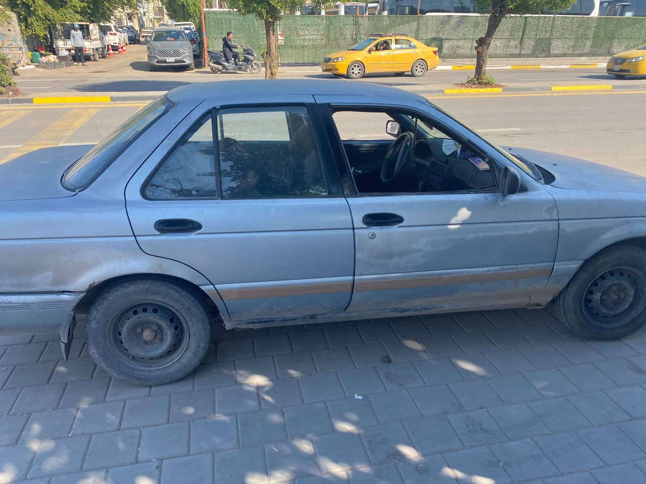 نيسان سني موديل ١٩٩٢ كير محرك جديد تبريد شغال كير اوتوماتيك يحتاجلها بس صدر 30بيها مجال قليل مكانها التاجي ***********
