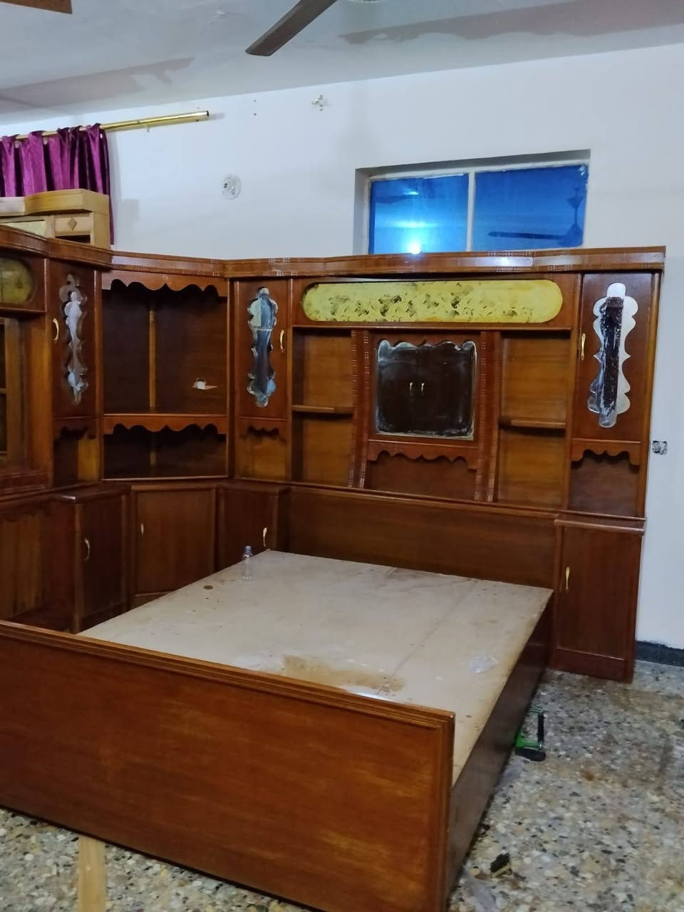 غرفه حطاطه مسرح  برتفاع عالي شقل احطاطه داخل خارج صاج  ***********
