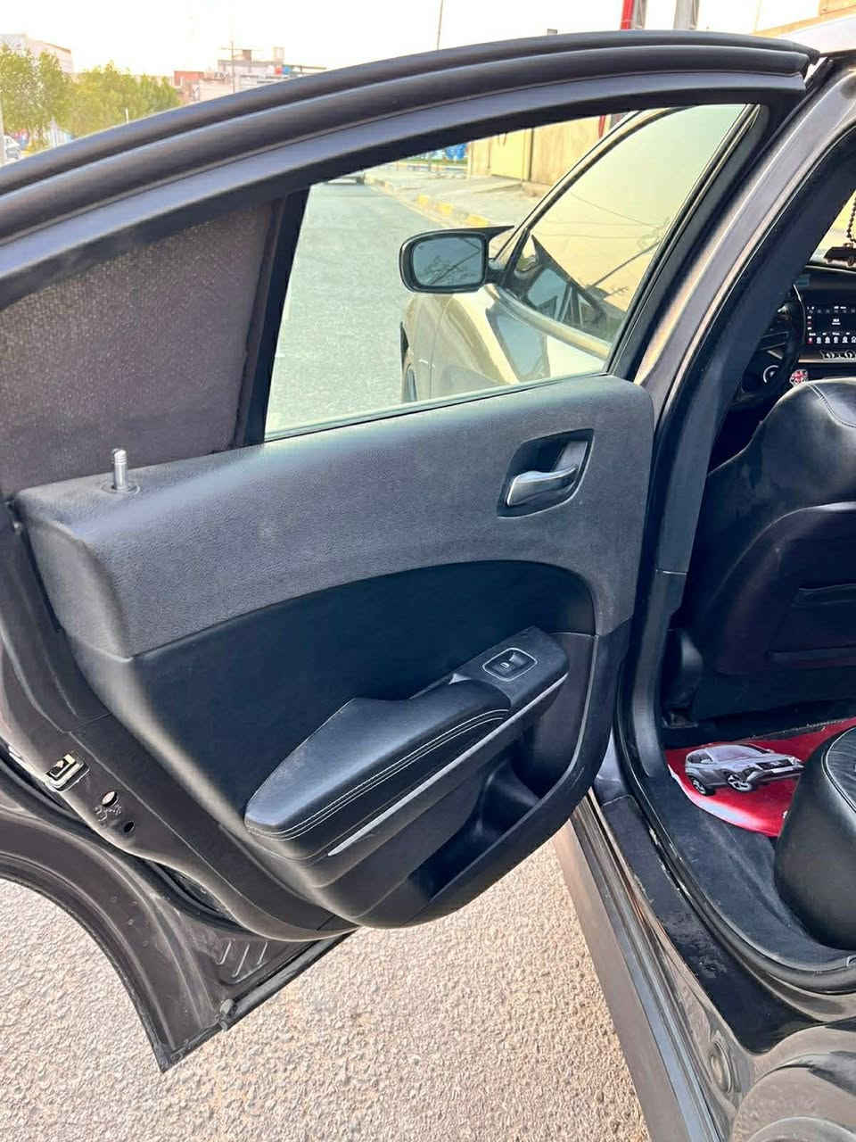 السلام عليكم
جارجر للبيع موديل 2019 فئة SXT PLUS فول مواصفات للاخير ومعروفه مواصفاتها  محدث دعاميه وبنيد ودوس SRT السياره ماشيه 63 ميل حادثها امامي السياره 3 قطع السونار موجود سونارها جديد رقم بغداد بأسمي وصور الحادث مرفقه مع المنشور
السعر 180 وبيها مجال للشراي
للاستفسار على الماسنجر


**إذا كنت صاحب هذا الإعلان وتريد حذفه لأي سبب، رجاءا أرسل رسالة إلى الدعم الفني**