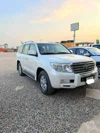 لاندكروز • ٢٠١١ • بلا سبوغ