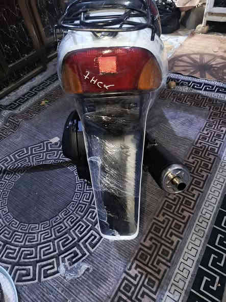 سلام عليكم درجه سازوكي جديده للبيع وكله شغاله سلف اشاير هورن  لايت بكلايت  كله شغاله ومابيه أي نقص وأوراق باسمي وبيه مكينه ناعمه وجديده والياخذهه مايخسر ومايذب عليه ربع دينار الدراجه كله ابلاد السعر 400الف  وصارله فتره من الوكيل عنواني ميسان حي الحسين وهذا رقمي ***********
