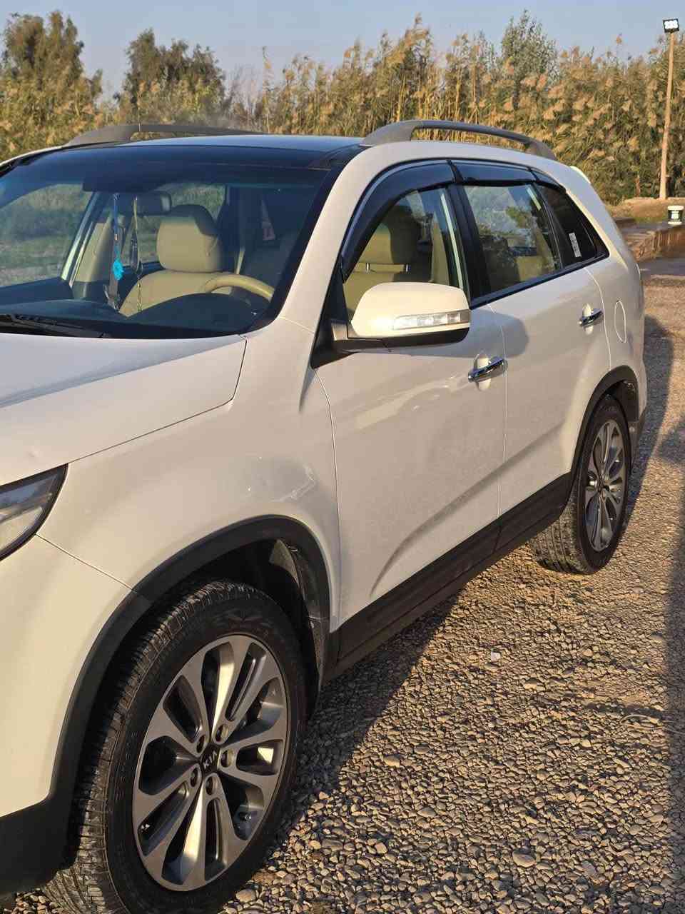 سورنتو خليجيه فول مواصفات بانوراما ومحركه ٦ سلندر رقم بغداد الدولي تحويل السياره كفاله عامه وسوناره بلمنشور سعره ٢١٥ وبيه مجال للشراي مكانه بصره الشراي يتصل *********** البصرة, العراق
