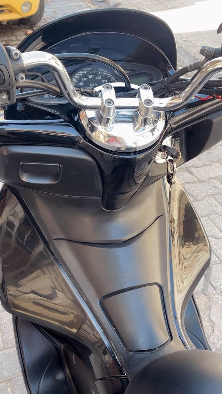 السلام عليكم شباب جيل اول على كل اول مختلف
دبل اشاره يدات تدفئه بجم لد حديث محرك  150 شرط اتكول دراجه شحن محرك اخرس كفرات ابلاديه كهربائيات كله شغاله استاند سفح حساس توقف بس الجناي ايخابرني رقم ***********
سعره 1750 وبيه مجال للطيبين شي بصيط مكاني بغداد
