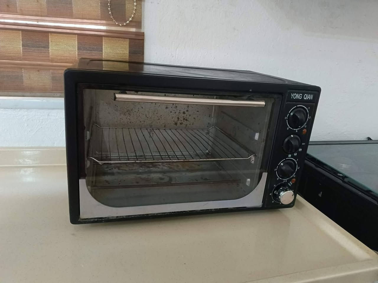 مايكرويف اوفن مستخدم قليل شغال ع فحص 40 بي مجال مكان نجف شارع المطار قرب مجمع جوهره العرب ***********
