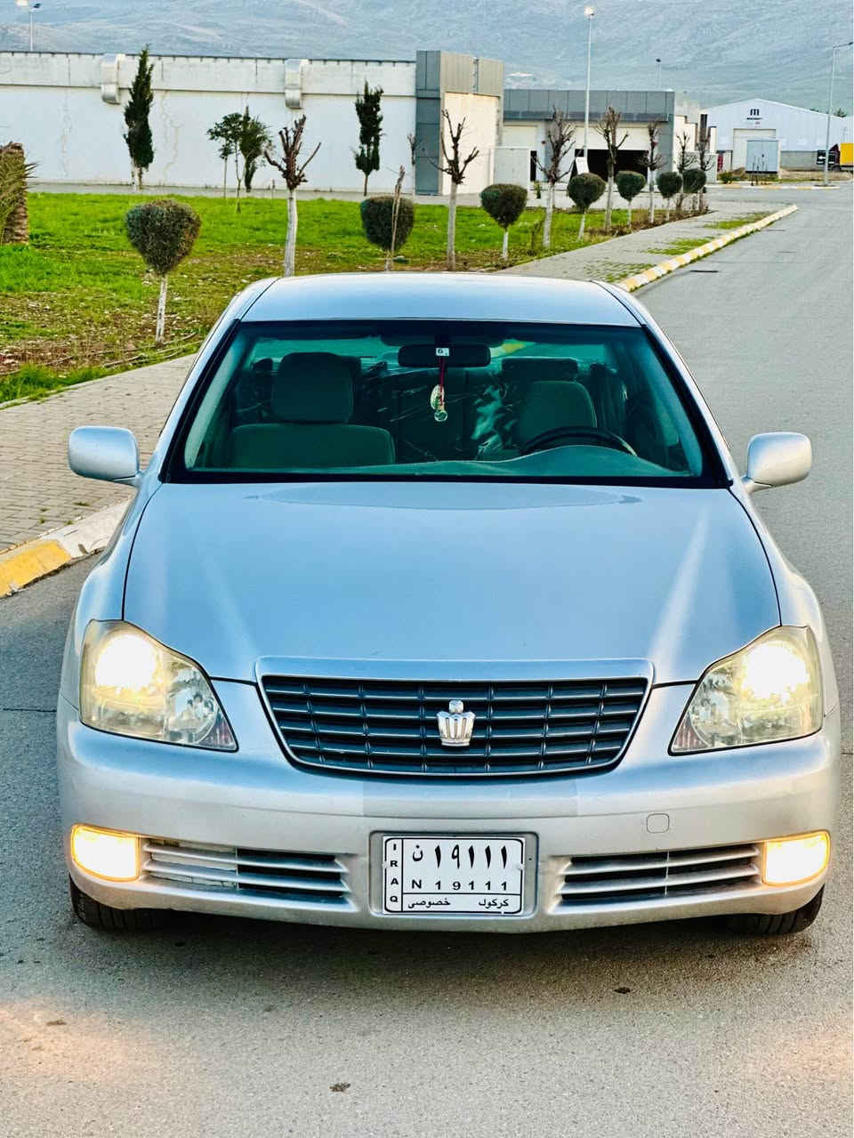 شاهانە موس موس 
٢٠٠٦ی بەسمە رەساسی 
مەکینە بچوکی گێڕ گەورە ١٨٠ 
دوو پارچە و نیوی بۆیاغە 
بێ دەعم و لێدراو قرچ 
گێر و مەکینە و کارەبی و دوکەڵ بە شەرت 
١٢٨ هەزار رۆشتوە 
شانسی کۆسەرە و کەڤەر گۆراو بەشەرت 
سعری کۆتایی ٥٥ گەڵا 
*********** 
*********** Singapore
