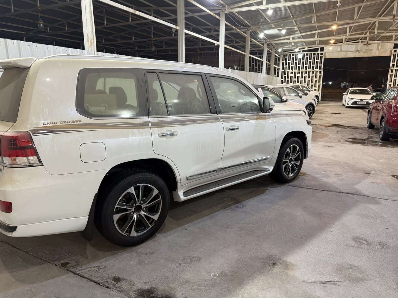 للبيع لاندكروز 2020 ماشيه 16 الف اخت الزيرو شرط ع الفحص بريم اصل مكفوله كفاله عامه ***********
