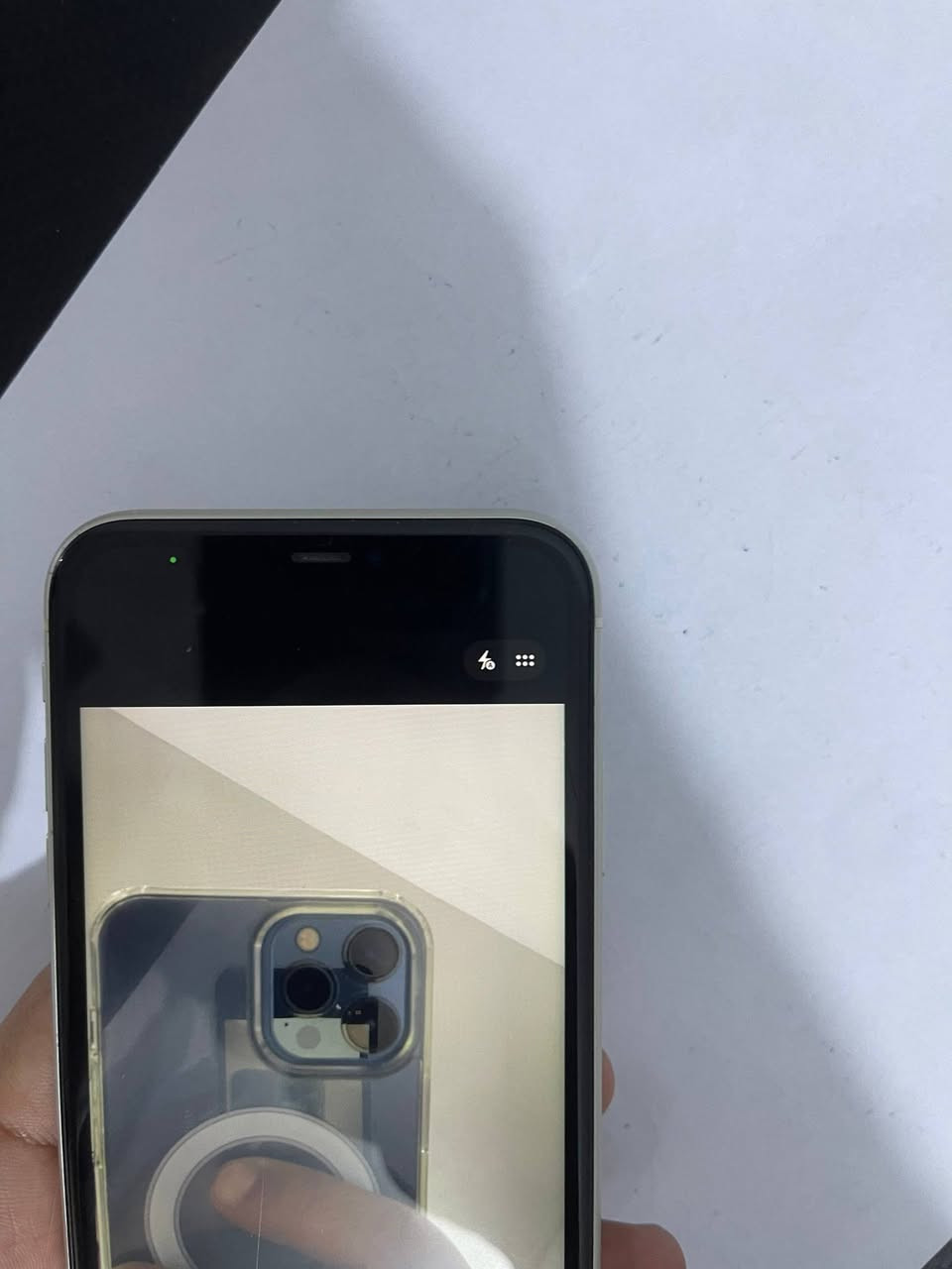 ايفون 11  لون أبيض ذاكره 128 مو 64 الجهاز كل مكفول كامل اتصال ونت وكلشي وفيس ايدي كلشي شغال بالجهاز فقط مستبدل بطاريةاصليه   بالشحن يخبل سعر الجهاز 185 وبي مجال بسيط العنوان بغداد المنصور رقم تلفون *********** وبي واتساب
