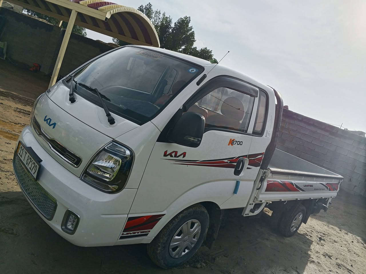 كيه لبيع جديده ومكفوله كفاله عامه رقم بغداد باسمي تحويل مكاني واسط سياره موديل 2025(سياره مال جناي مدوشمه شراي اتصل وتدلل***********
