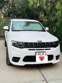 جيب SRT 6400 موديل2021 للبيع  حادثها ( جاملغ امامي صبغ كد شبر )  السيا...