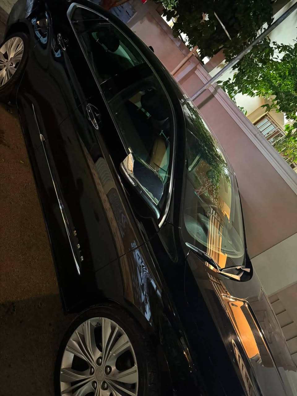 🚗 للبيع: شفروليه إمبالا LTZ موديل 2014 🚗
✅ فول مواصفات LTZ�✅ السيارة خليجية�✅ شاشة قاصة�✅ كاميرا 360 درجة�✅ حساسات خلفية�✅ كشنات كهربائية مع خزن وتدفئة وتبريد�✅ فتحة بانوراما�✅ محرك 6 سلندر�✅ مبدل بساتم أكاديا، مكفولة من البارد�✅ السيارة فيها فقط دائرتا صبغ بمكان السبايدر، وباقي السيارة مكفول وماصفات LTZ معروفة 
💰 السعر: 145 (قابل للتفاوض بالمعاينة)
📍 الموقع : ديالى – بعقوبة�📞 للاستفسار: ***********
