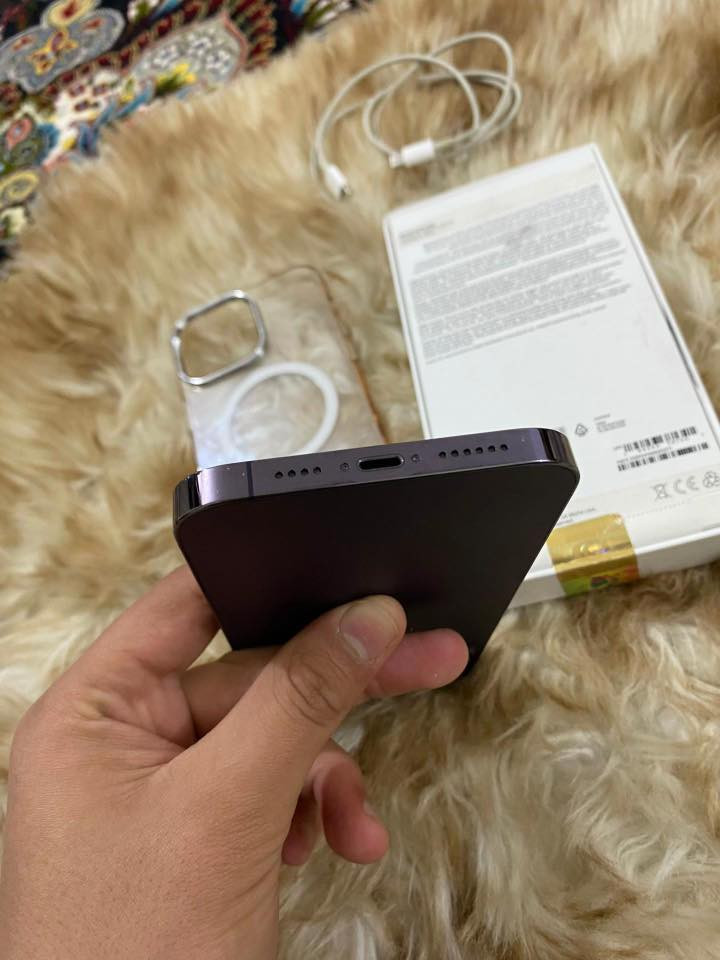 سلام عليكم شباب آيفون 14برو ماكس ذاكره 256تك شريحه نضيف بطاريه 94تصال ***********
