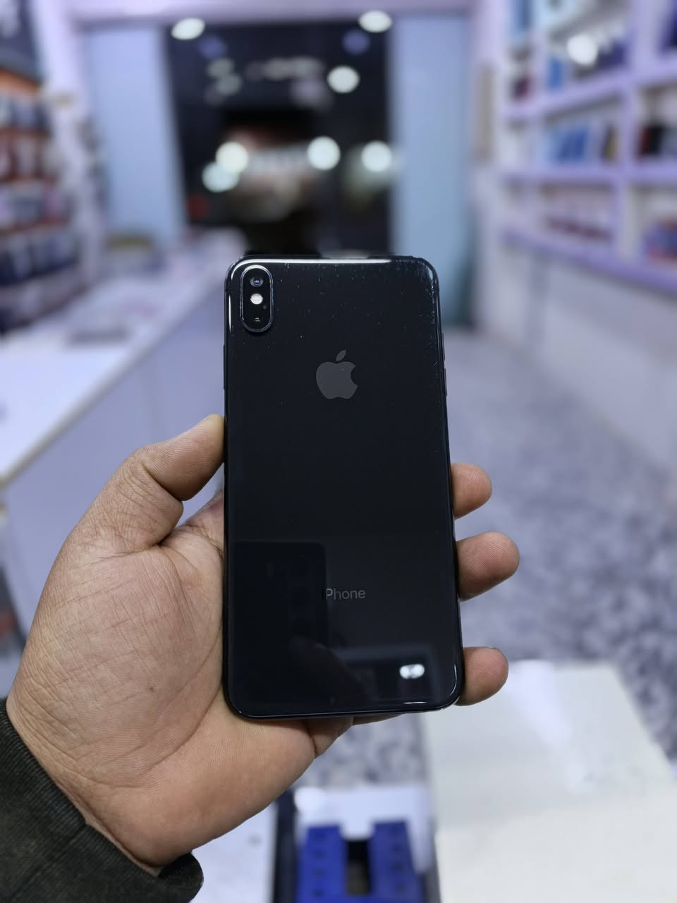 ايفون Xs Max
ايفون اكس ماكس 🎖
شرق اوسط AH/A☑️
ذاكره ٢٥٦ ✔️
بطاريه ٨٥ 🔋
فيس ايدي متوقف 💯
السعر ١٥٠ الف وبي حك جيه 
العنوان / نجف عسكري مدارس 📌
***********
