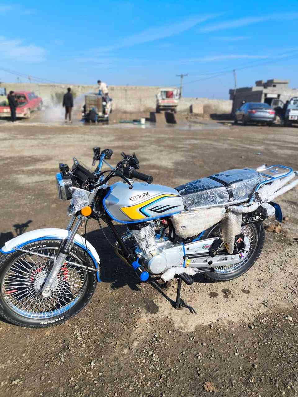 سلام عليكم دراجه تايكر للبيع باب اول 25بعدهاا ع سحك دراجه كل نقص مابيهاا كلشي شغال شاشة شغاله كمل مكفوله كفاله عامه محرك صبانه مامدوده عليه مامشية 5000 كهربائات كلهاا شغاله مجمبزه نشرات هواي تزويدات عليهاا سعر 725وبي مجال شراي يجي خاص وهاذ رقم ***********
