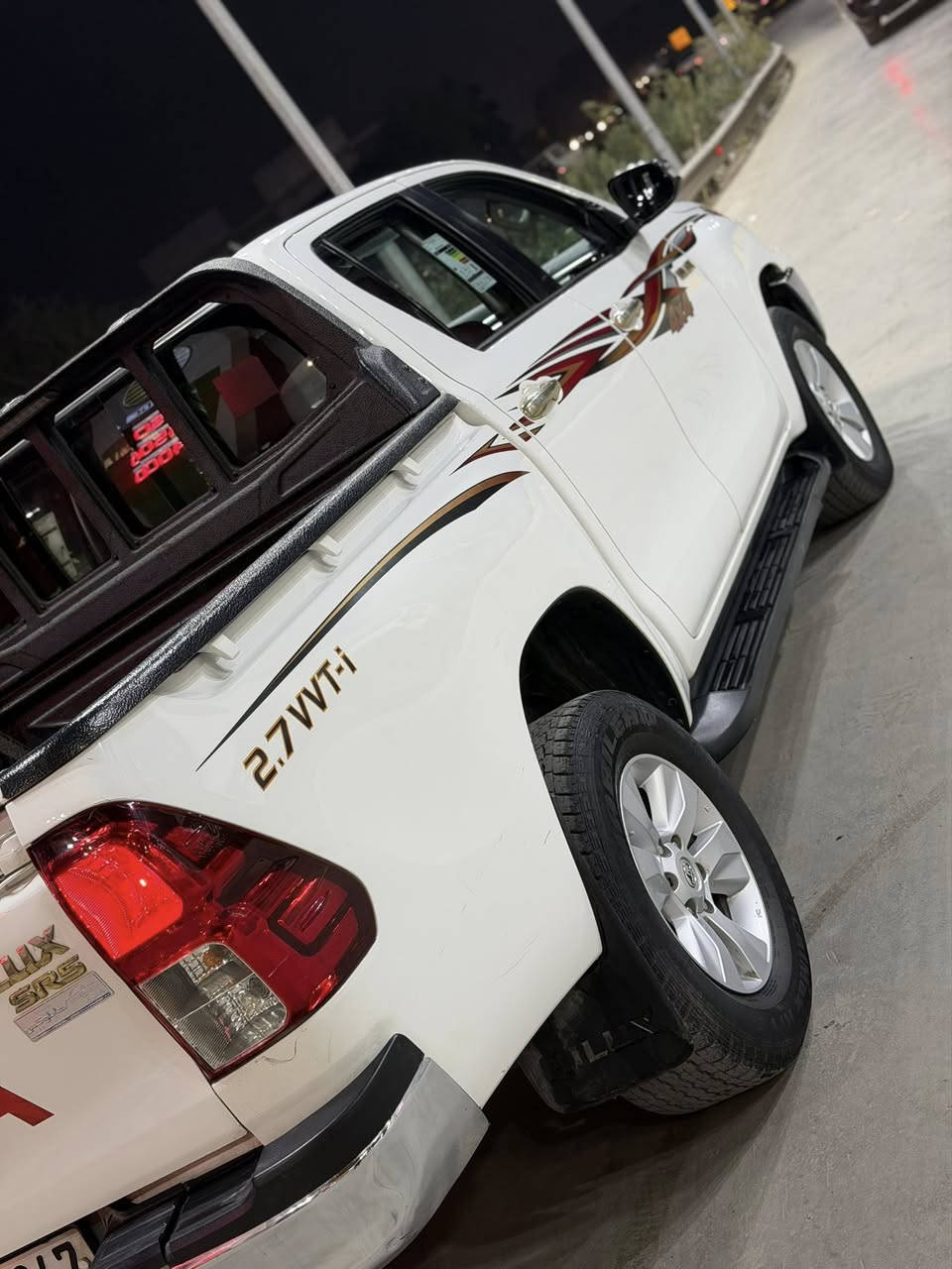 السلام عليكم بيكم تيوتا هايلوكس ٢٠١٦ فورويل كير اوتماتيك رقم شمالي باسمي رقم دولي السياره مكفوله من الضربه والصبغ فقط بيها مكان بارد السعررر (258) ورقه وبيها مجال للاستفسار ***********  مكان السياره بغداد
