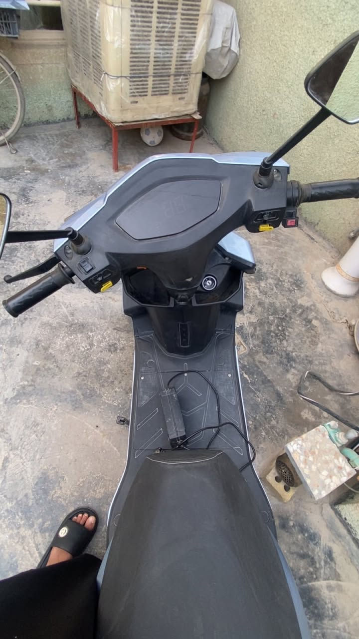 دراجه سكنس شحن للبيع دراجه نضيفه نازله منرمبه شهرين صارلها سويج بصمه 6 بطاريات ماناقصها اي شي نضيفه حيل 
السعر 850 وبيها مجال بسيط مكاني بغداد تواصل واتساب *********** او مازنجر
