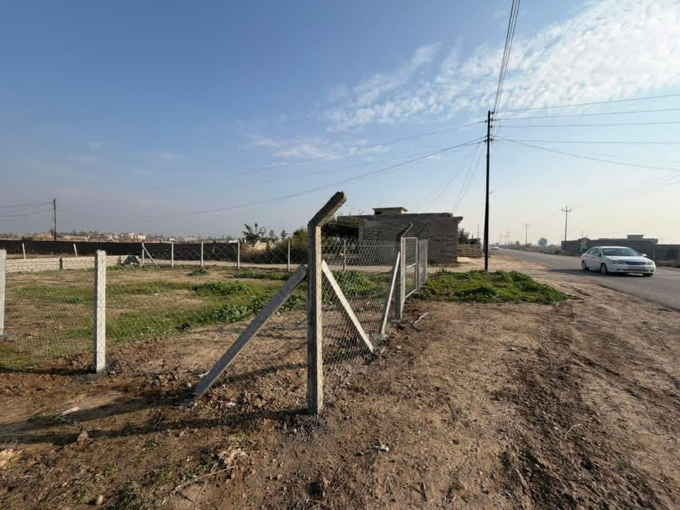 السلام عليكم ورحمة الله
قطعه ارض تجاري للبيع (المساحه).400 م 
مسيجه وكامله سند زراعي تحويل مباشر 
الموقع مدخل (4) مقابيل المدرسه 
للاستفسار اتصل ***********
