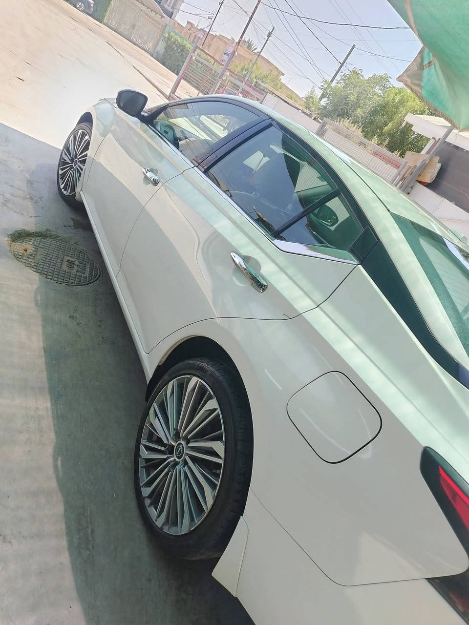 🚗 نيسان ألتيما 2023 SL – فول مواصفات 1/1 🚗
🔹 رقم بغداد
🔹 ماشية 63 ألف كم

✅ فتحة سقف سلايد
✅ بصمة أبواب + بصمة تشغيل
✅ تشغيل عن بُعد (Remote Start)
✅ شاشة كبيرة ديجيتال
✅ شحن لاسلكي (Wireless Charger)
✅ كاميرات 360° (أمامية + جانبية + خلفية)
✅ هاند بريك إلكتروني + Auto Hold
✅ Auto Start / Stop
✅ رادار أمامي
✅ رادار النقطة العمياء
✅ رادار خلفي للتحذير من الاصطدام
✅ حساسات أمامية وجانبية وخلفية
✅ أنظمة قيادة NORMAL / SPORT
✅ مقاعد جلد كهربائية مع هيتر
✅ تبريد قطعتين
✅ لايتات LED أمامية وخلفية
✅ ويل كروم أصلية

🛠 ملاحظة حادثها أمامي تم تبديل الدعامية الأمامية والبنيد، ويوجد بارد بسيط جداً بالجاملغ الأمامي الأيسر فقط، والسيارة خير من الله وما بيها أي نقص أو ملاحظة أخرى.

السعر ١٥٠

📍 بغداد – الغزالية
📞 ***********
