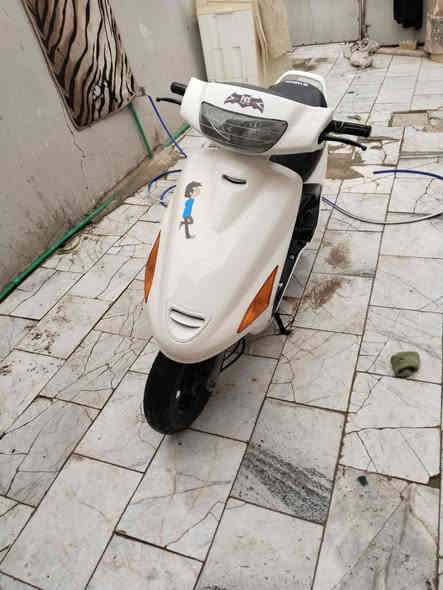 دراجه نضيفه وكلشي شغال بيه نكره سلف للبيع السعر 350 وبيه مجال الدرجه مفتوحه مكان نجف قضاء المناذره ***********
