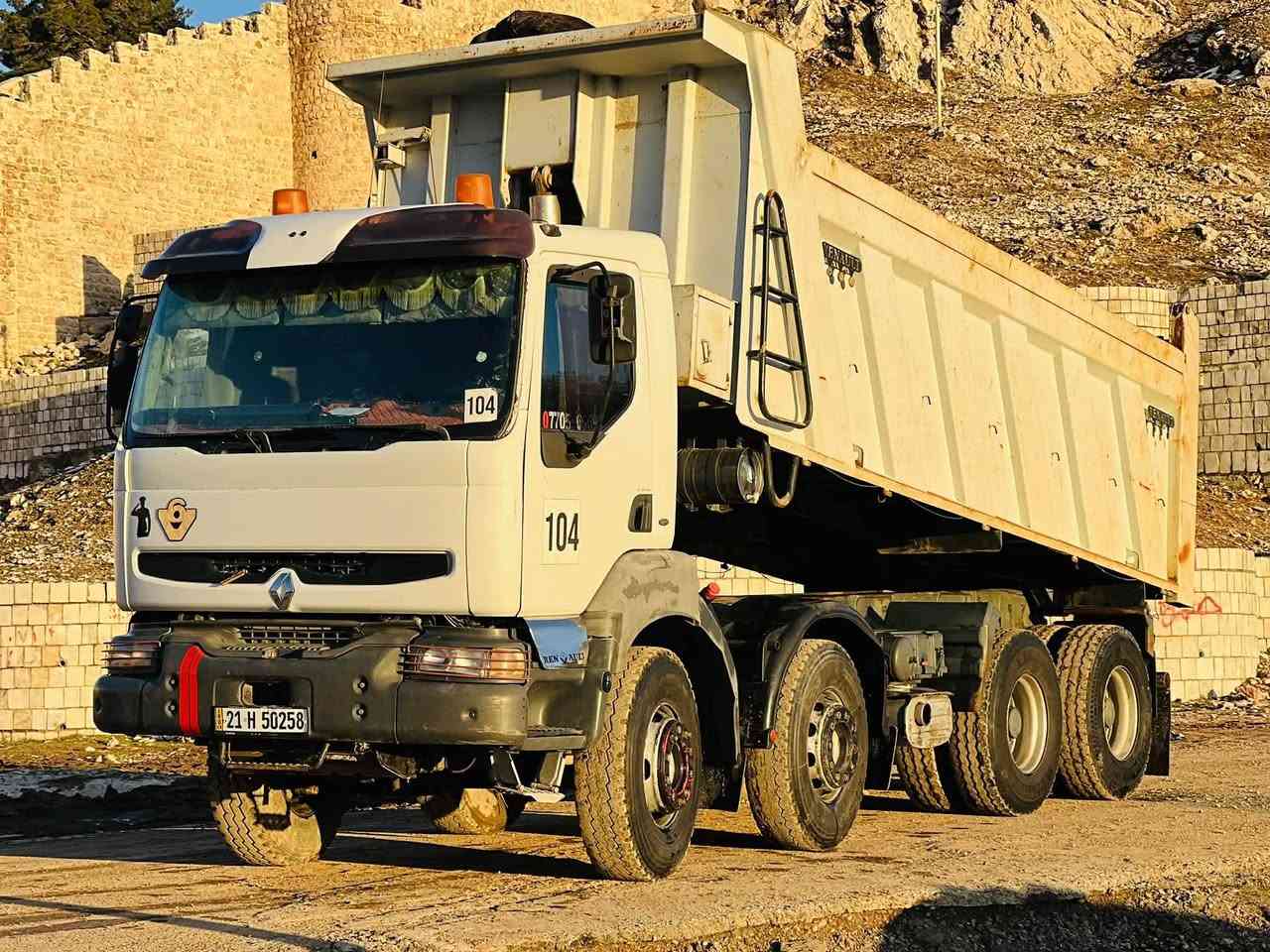 ڕینۆ 2005 ئەنجیکتەر نموونەیە لەجوانی بێ بۆیاخ مەکینەی تازە تەسفێیە***********
***********
