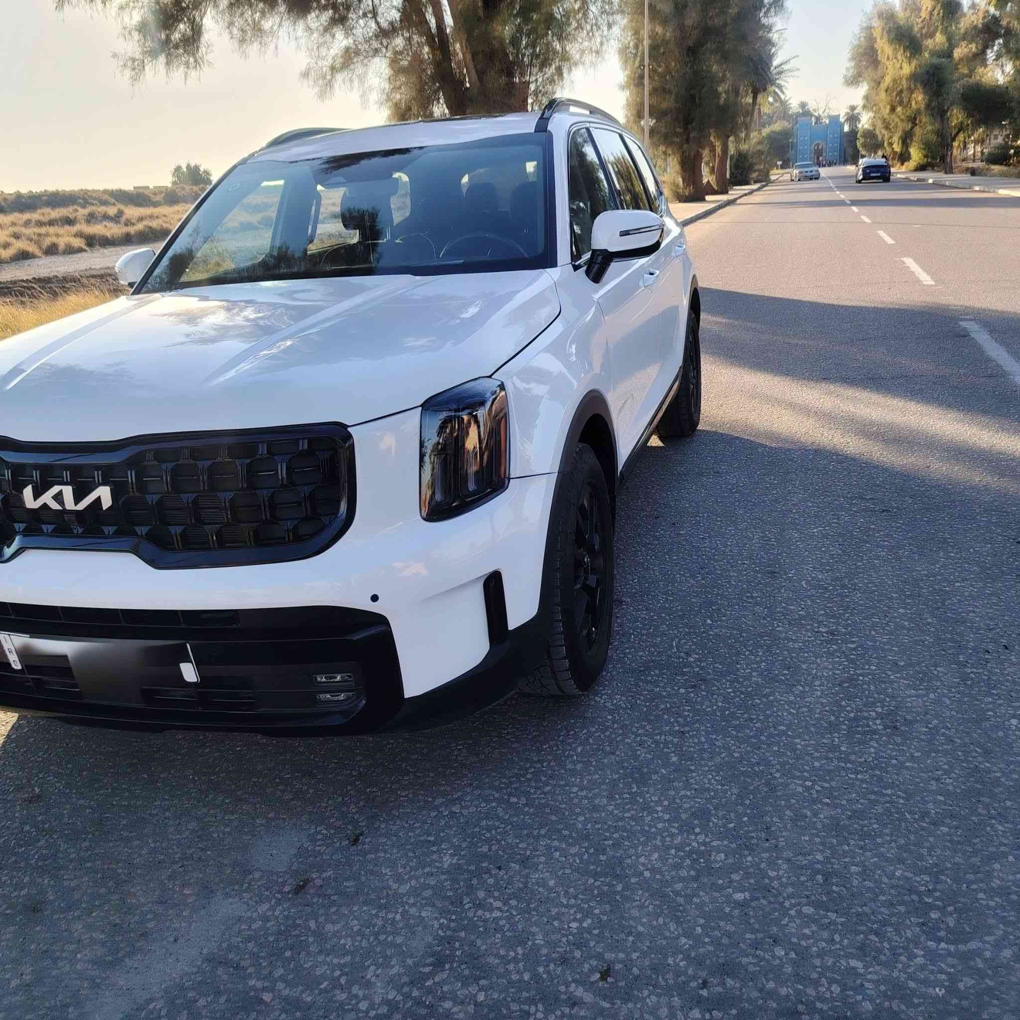 تولارايد وارد امريكي موديل 24
ماشية 6800
١. فول مواصفات 1/1 X Pro
٢. فتحات سقف عدد 2
 ٣. تدفئة تبريد في الكشن
 ٤.كاميرات عدد ٥، 360 درجة
٥.جنطة كهربائية
وبعد هواي مواصفات.... 
 حادثها جدا بسيط لا براكيت ولا بدنه  وصور الحادث مرفق في الصور
السعر 360 ورقة
للاستفسار ***********
غير متواجد على الفيس
