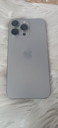 ايفون 15 برو ماكس للبيع ذاكره 256 نظيف كلش  للاستفسار 07705184987