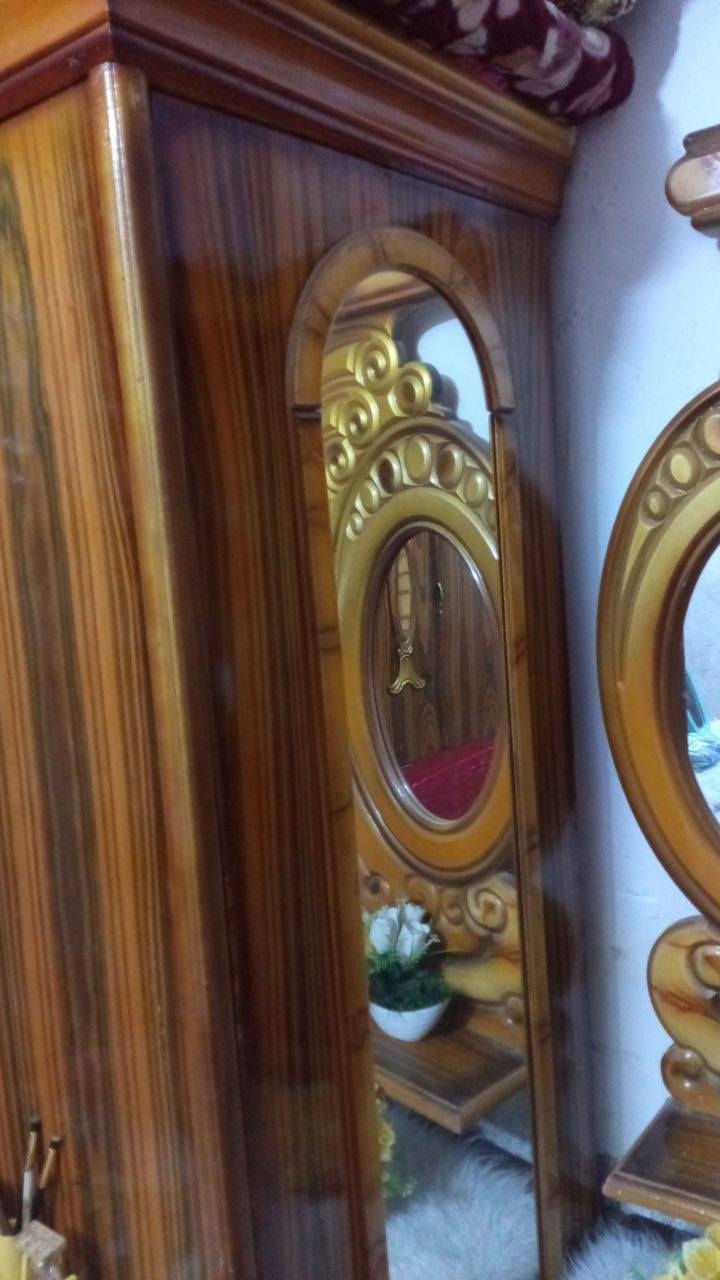 السلام عليكم 
عندي غرفه نوم طابقين للبيع 
مستعجل عليها 
سعرها مال بيع 400 الف 
مكاني بابل بالقاسم خلف مول الجود اليم وكفة الحلال أو يم راس الحولي 

للاتصال  ***********
