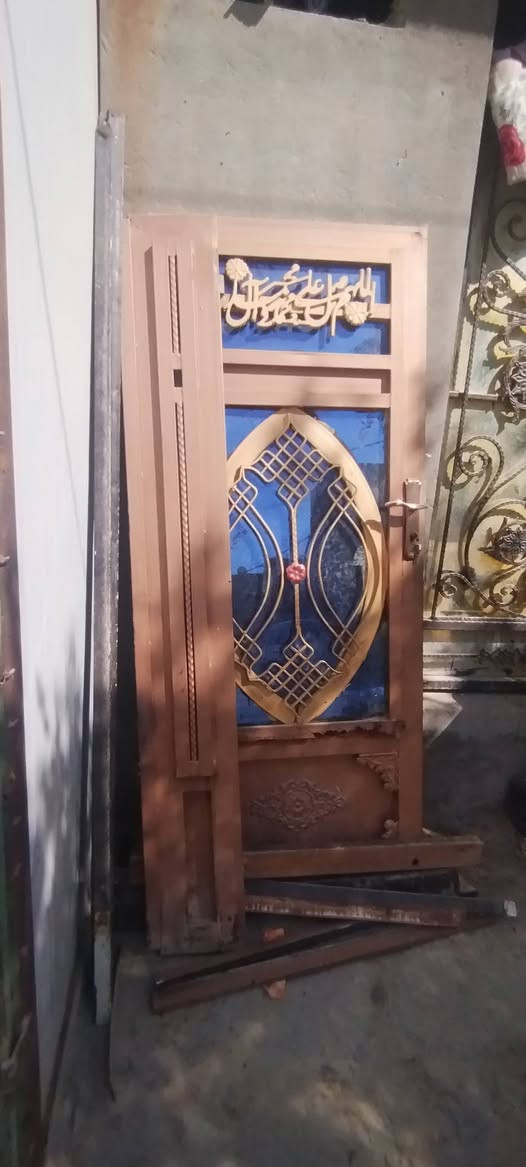 السلام عليكم اعيد النشر بسبب الوعود الكاذبه بيبان للبيع بسعر منأسب الاستفسار *********** المكان ناصريه مرگز مكلف بنشر
