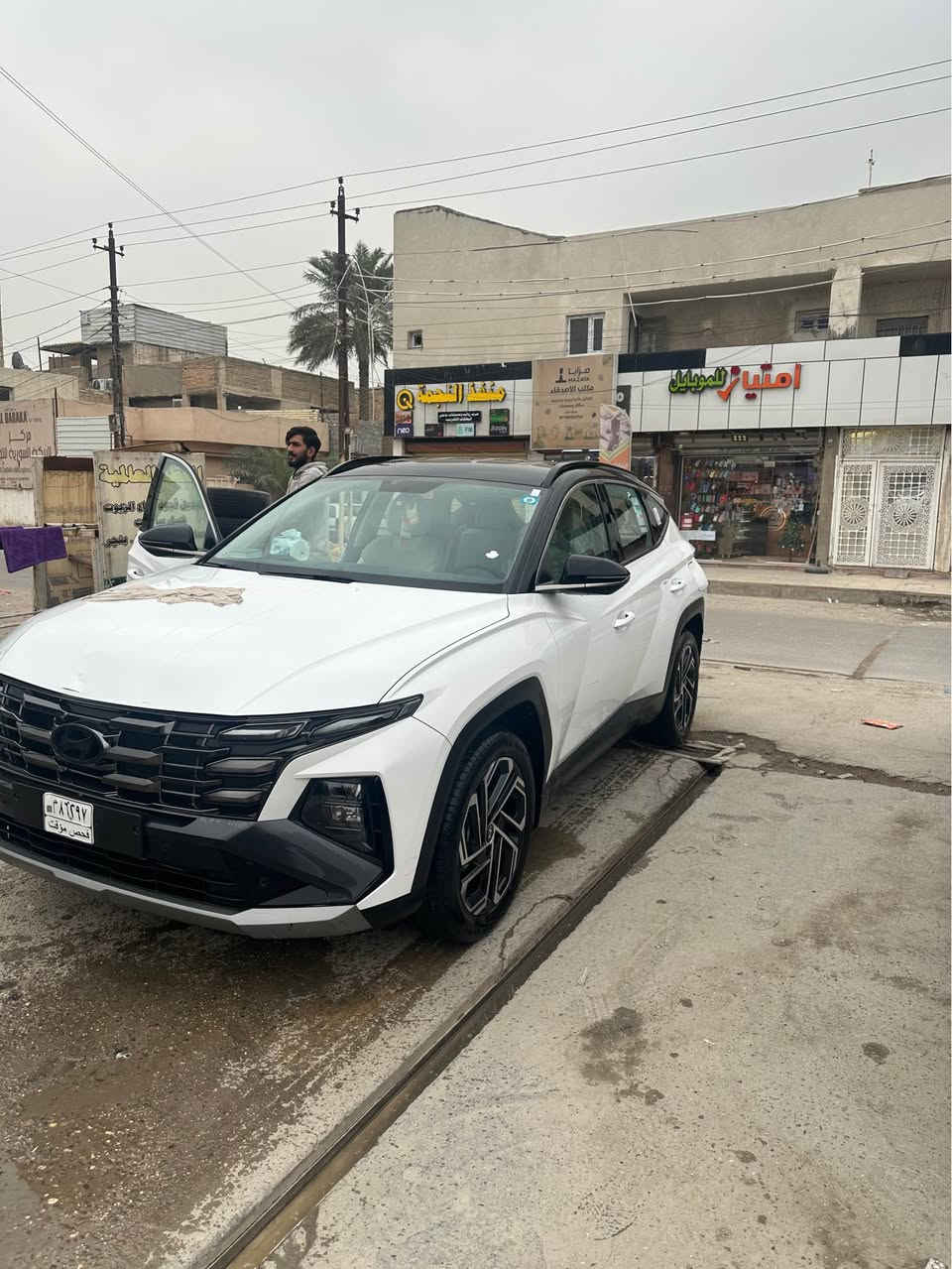 هونداي توسان 2025 خليجي 
توكلر 
ويل ١٩ 
سايد بريك بصمه 
صندوق كهرباء 
Auto hold
Aplle car play 
شاشة متصل 
تبريد كشنات 
كشنات كهرباء 
بردات بيبان خلفية 
بصمة وبصمة بيبان 
حساس امامي خلفي 
كامرة دواره 
3انظمة قيادة 
مري شفط 
السيارة ماشية 13 الف km 
بيه طخه صغيره بخشم البنيد على وضعه 
ورصعه صغيره بلصندوق 
كفاله عامه من صبغ وتبديل 
*********** 
***********
السعررر (237)ورقة وبيه مجال بسيط جدا بغداد, العراق
