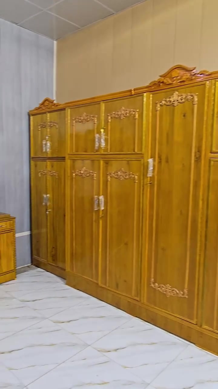 #المنشور_مؤقت🥰

غرفه مستخدمه نظيفه

السعر 750 الف فقط

غرفة مستخدمة 5 ابواب طابقين ملحق 

الوجه صاج والقاعده بلوك صاج 

قصر الأميرات للاثاث العراقي 

العنوان/// بغداد المعامل الحسينيه مقابل مدارس الكاظمين الأهلية

***********
***********
***********

يوجد خدمة توصيل الى جميع المحافظات🚚
