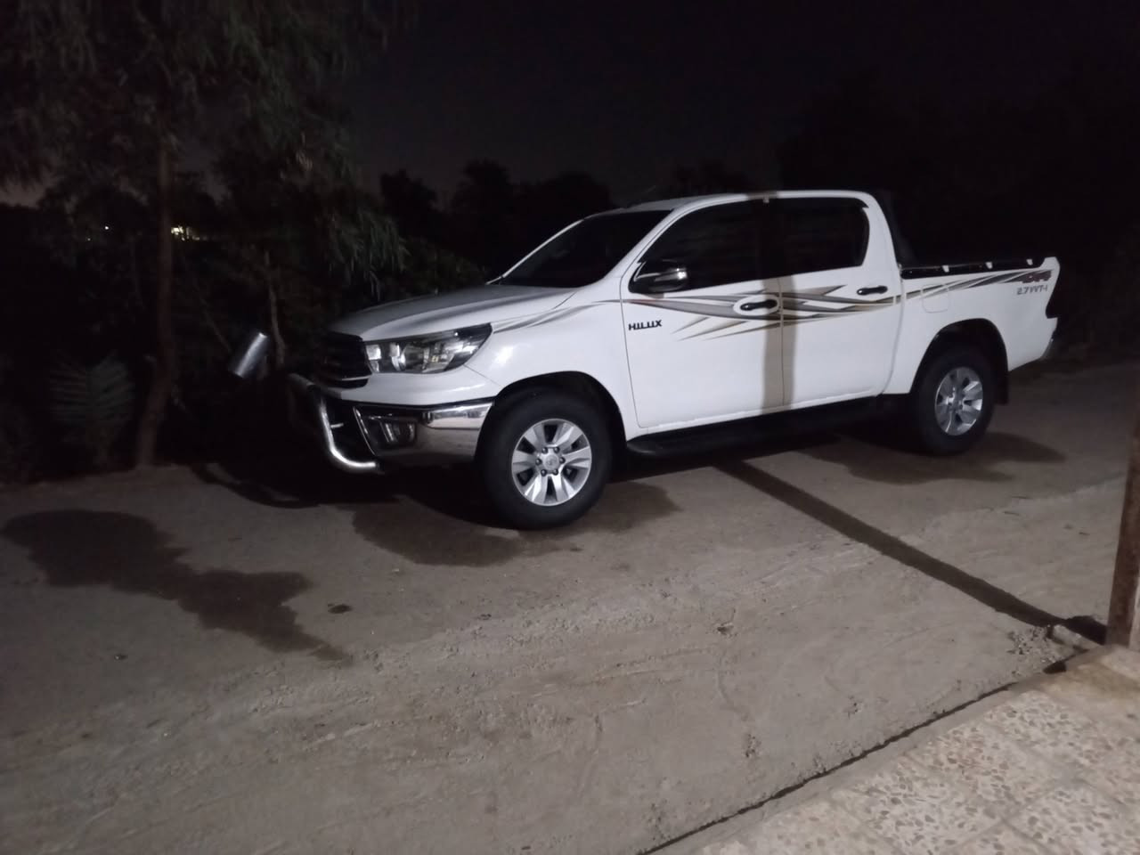 السلام عليكم. فور ويل موديل 17 كير اوتو (مكفوله كفالة عامه ماشيه 168الف) رقم بابل سنويه مجدده لل 28 مداور ثاني يوم  سياره كله عل بلاد تخم تاير حداديه كله جديد استفسار اكثر ع(‏‪***********‬‏) مكان (نجف/ مشخاب)
