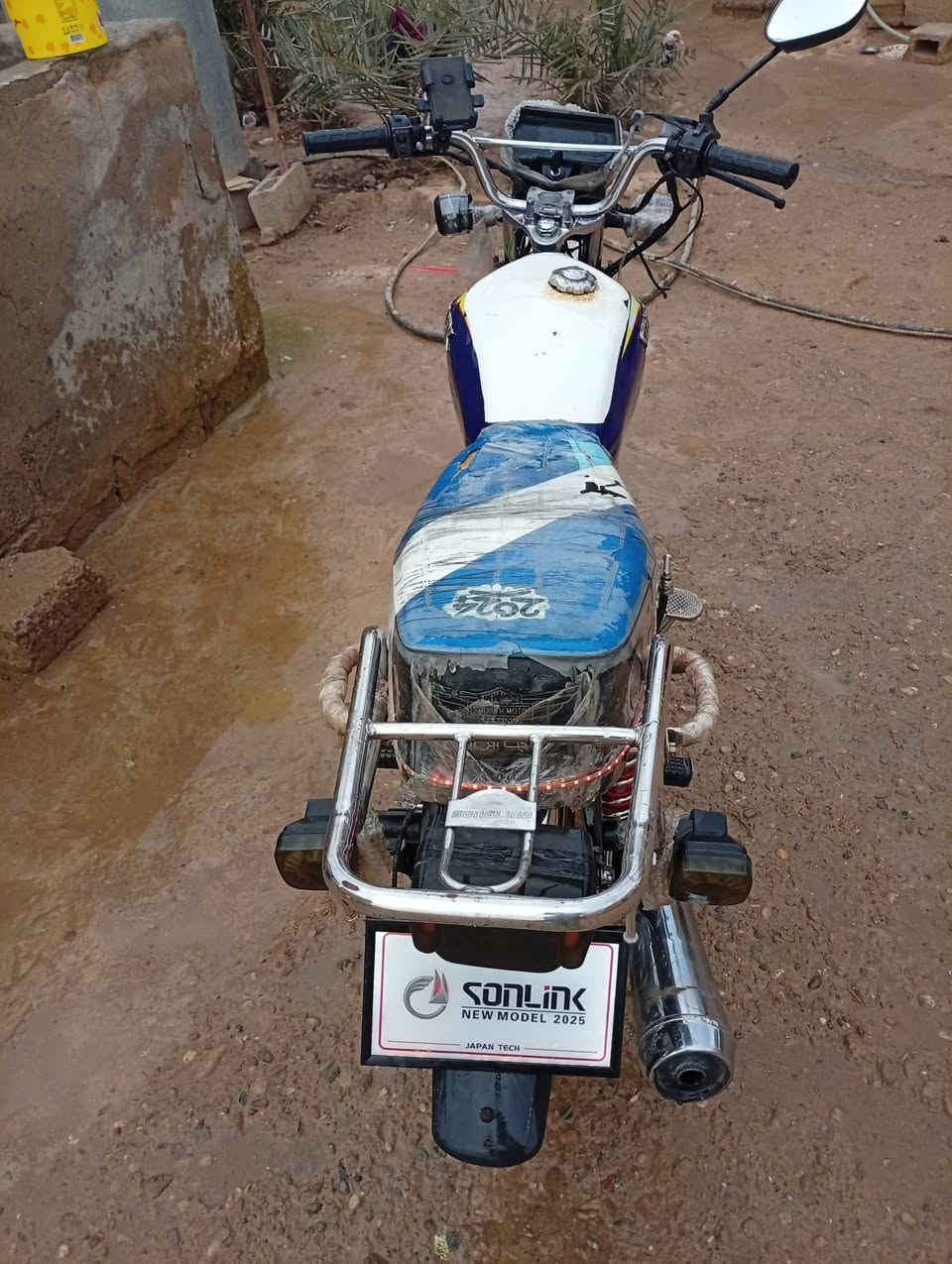 ماطور اربعه كير للبيع موديل 2024
شغال نص هندر 
كهربائيات شغاله كامل من الجامرلق لجامرلق 
سعر 500وبي مجال 
اتصل ***********
