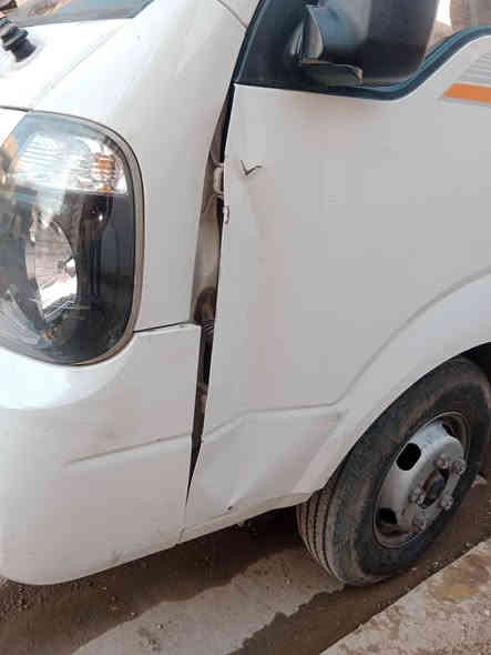 سلام عليكم شباب لبيع باب مال فحل صفحت السايق وضربه موضحه ((***********))
