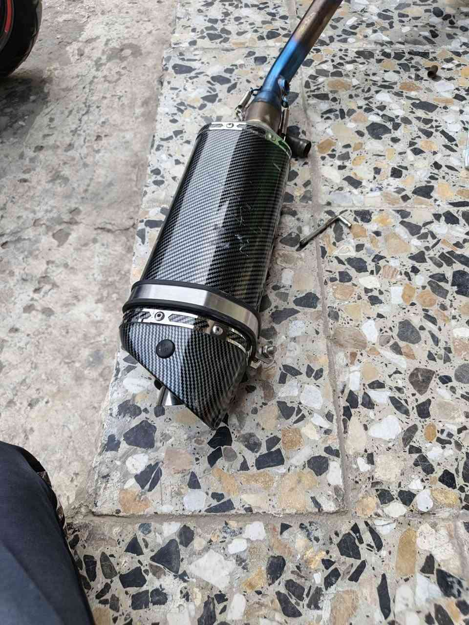 سلام عليكم عندي صالنصه للبيع صوته حلوو وبيه كاتم *********** سعرها125 بيه مجال حق لجيه ووشخط مابيه
