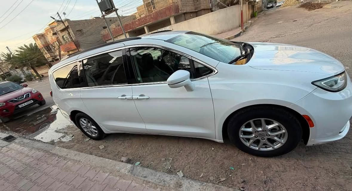 السلام عليكم
للبيع كرايسلر باسفيكا 
موديل 2022
 تقرير غرق 
لون ابيض 
رقم بصرة
السيارة ( محرك و بدي كفالة)
محرك 3600
 6 سلندر 
السعر (190) 
مكان السيارة البصرة 
الاستفسار على الرقم ***********
