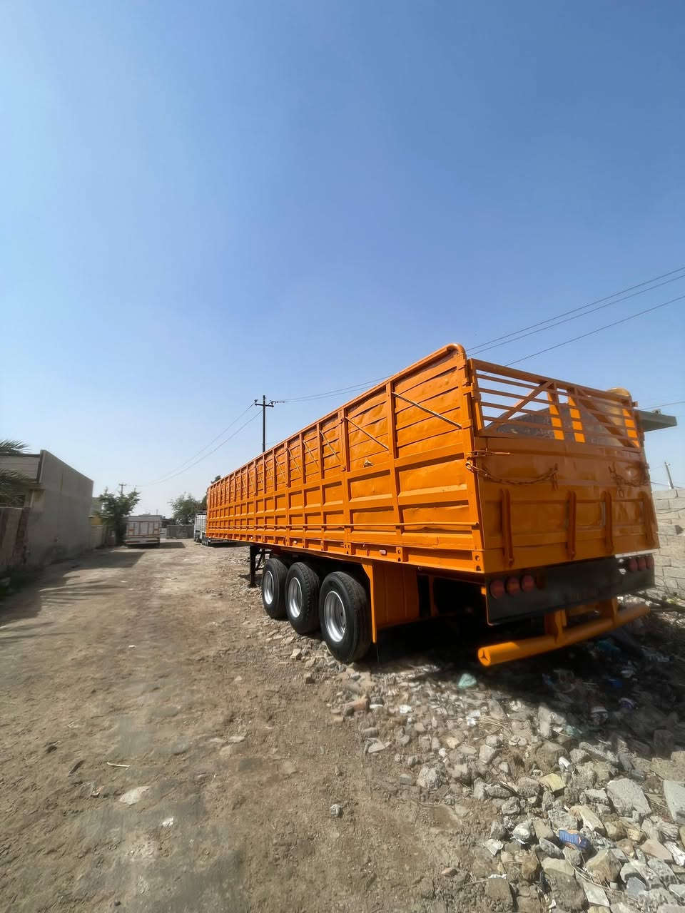 السلام عليكم عربانه للبيع حداديه قديمه شاصي ١٦ دناكير ١٤      تايرات فوك النص عمر   المكان بغداد    للاستفسار ***********63
