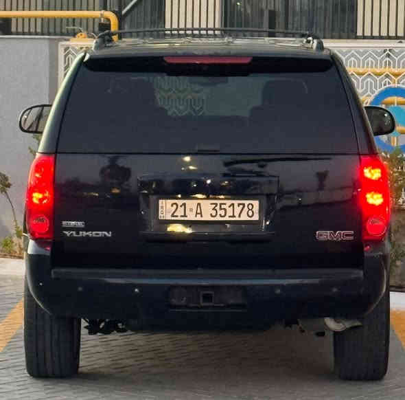 السلام عليكم  
للبيع سيارة يوكن  SLT موديل 2007 نيلي  رقم سليمانية الجديد دولي محرك ٨ سلندر ٥٣٠٠  صبغ بنيد فقط بدون ضرر شرط الفحص والسونار مرفق 
المواصفـــــات 
ويل كب كروم حجم 22 مع تخم تاير جديد فتحة سلايد روف 
حساسات خلفية اصل شاشة  وكاميرا
 جامة الباب الخلفي كهرباء
تشغيل عن بعد 
قبق جنطة كهرباء 
دواخل جلد اسود ملكي  اصل مع تدفئة كشنات 
كشنات امامي فول كهرباء 
ميموري كشن للسائق
شاشة كتابة اعطال 
سكليتر كهرباء  
كشنات سياحي تبريد 3 قطع مع تحكم خلفي بالتبريد
تحكم ستيرن جهتين متكامل 
مرايا نيكل مع اشارات داخلية مع اطارات 
تطعيم صاج للدواخل ابواب ودشبول
گير مكينه حداديه لوك بعدها برغي ممفتوح بل سيارة فضل من الله  تبريد ثلج سيارة بمعنى الكلمة جديده جدا
السعر المطلوب 188$
***********
العنوان بغداد حي الجهاد
