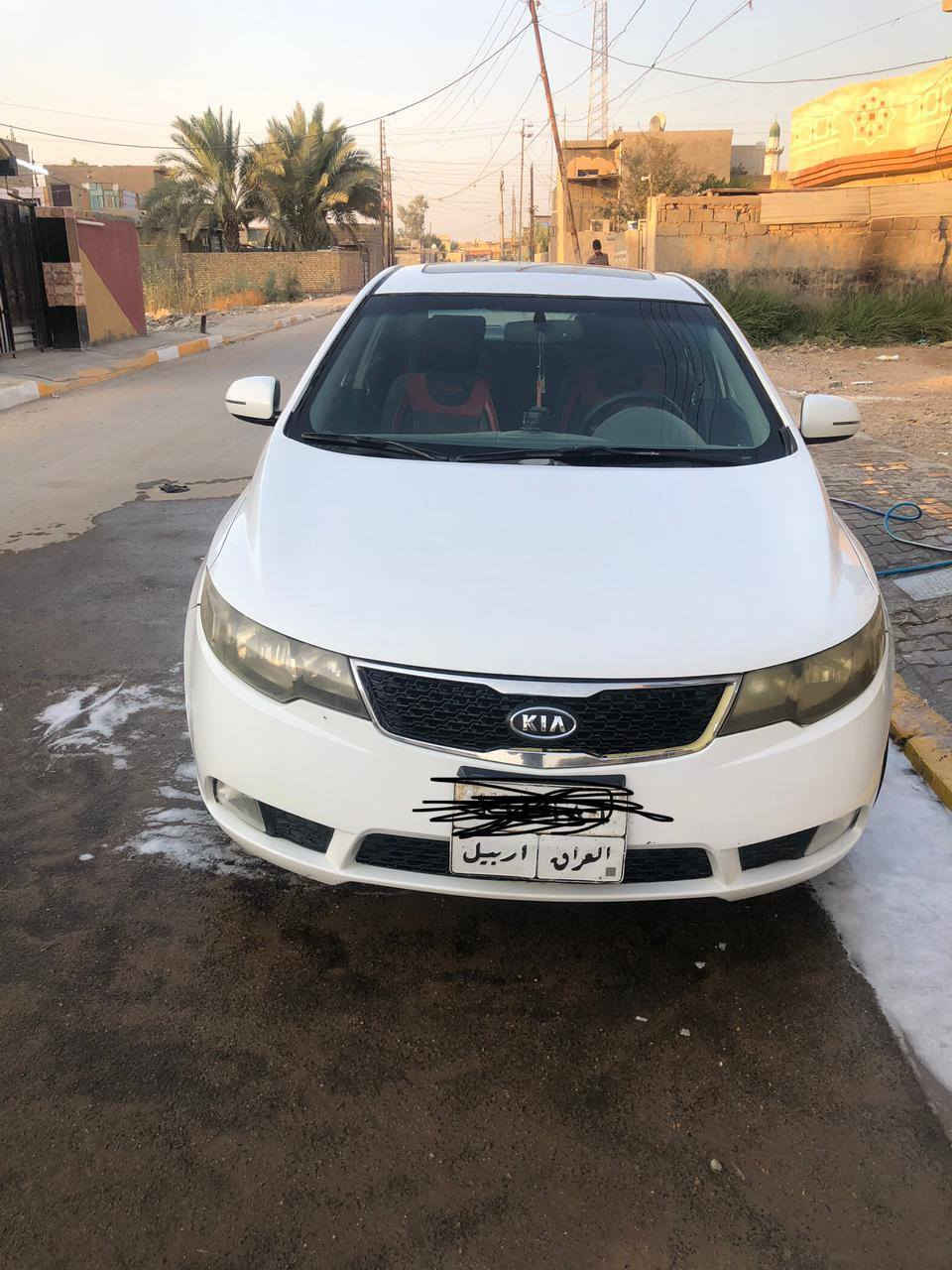 سيراتو 2011 للبيع 
بيه ضربه بالصندوك وبيه صبغ بالبنيد تغير لون
وجاملغات خلفيه  تبريد ثلج بدلت منظومه جديده 
كير ومحرك خير من الله وصدره زين 
رقمه اربيل تريد وكاله او تحويل خليجي محرك 16000
مكانه بغداد *********** سعر 95 وبيه مجال
