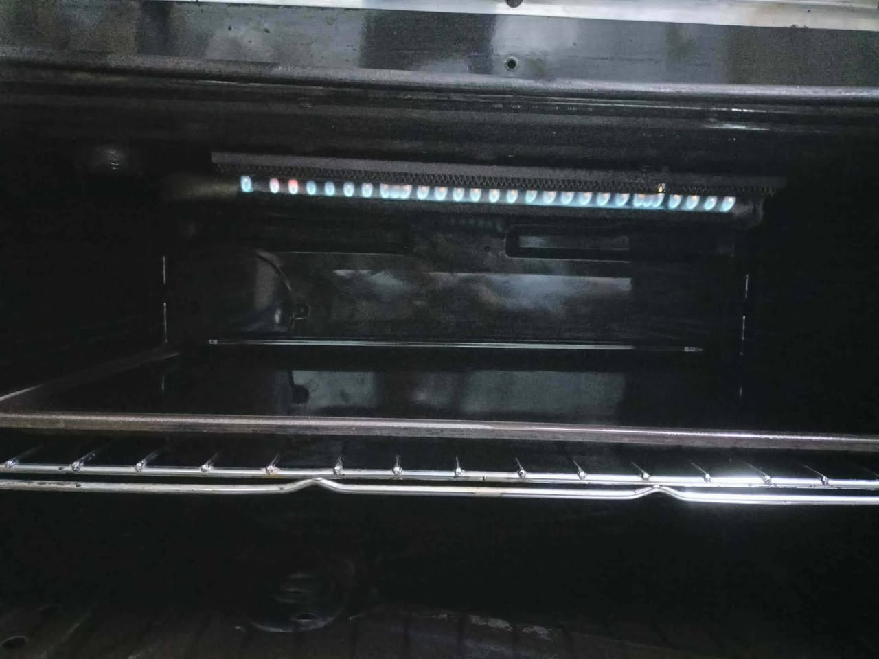 للبيع  طباخ كريازي مصري نظيف جدا جدا .
شغال كامل عيون وفرن 
السعر 250 وبي مجال المكان موصل حي القدس


**إذا كنت صاحب هذا الإعلان وتريد حذفه لأي سبب، رجاءا أرسل رسالة إلى الدعم الفني**